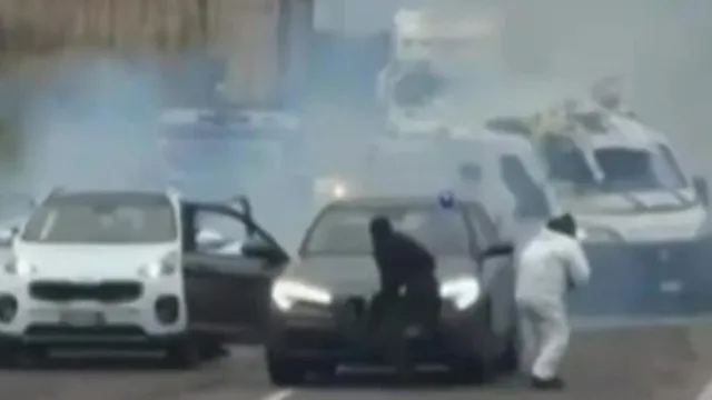 Armed gang blasts armoured van in failed heist in Italy