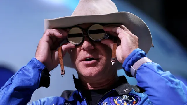 Jeff Bezos loses $100 million satellite in space