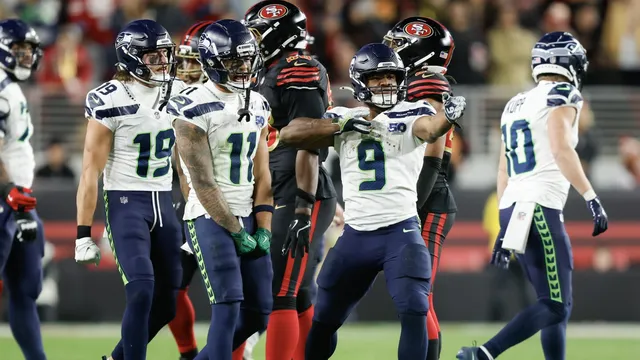Seahawks clinch top seed with decisive win over 49ers
