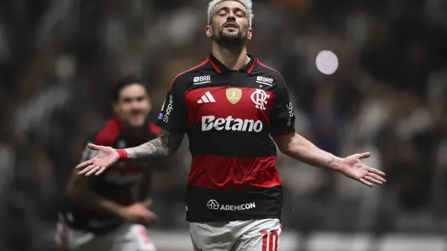 Flamengo midfielder Arrascaeta to have wrist surgery after fracture in Uruguay friendly