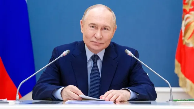 Ukraine strikes back with drones, disrupting Moscow airports