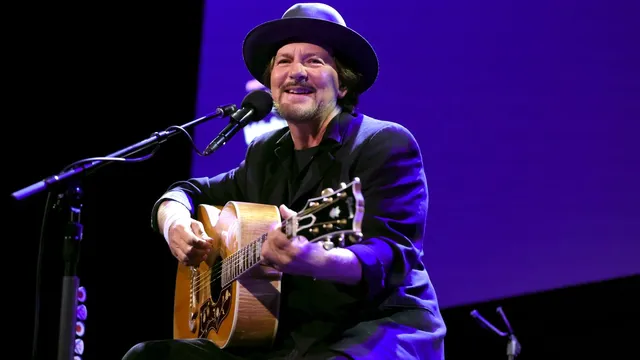Eddie Vedder fights to cure life-threatening skin condition