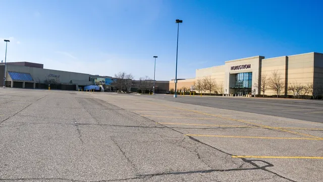 Man charged with indecent exposure at Novi mall