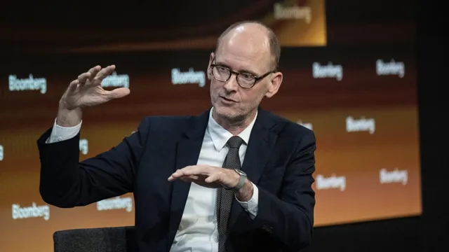 AI fails to deliver promised productivity gains, warns economist