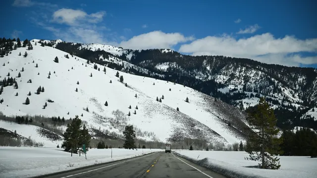 Severe winter storm threatens lives with heavy snow and ice across the US