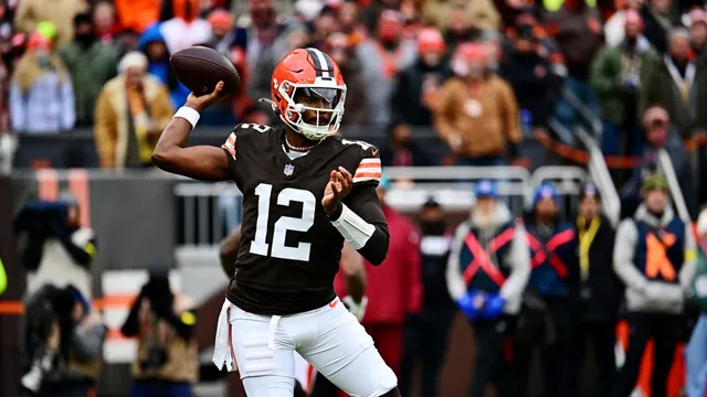 Kevin Stefanski praises Shedeur Sanders' improvement after Browns loss
