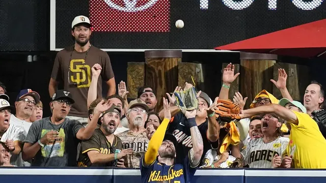 Garrett Mitchell of the Milwaukee Brewers returns to play after injury