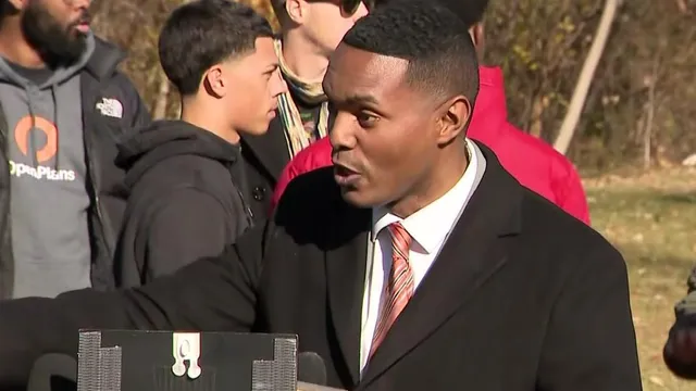 Leaders under fire after man charged with triple stabbing in NYC