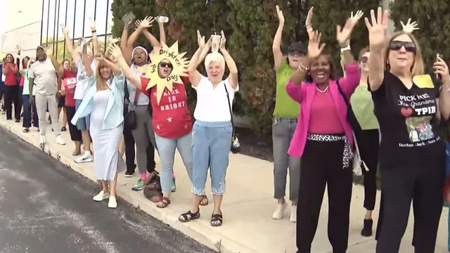Hundreds line up for casting call of The Price is Right in Downers Grove