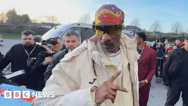 Snoop Dogg wows fans with surprise gig in Swansea's canteen