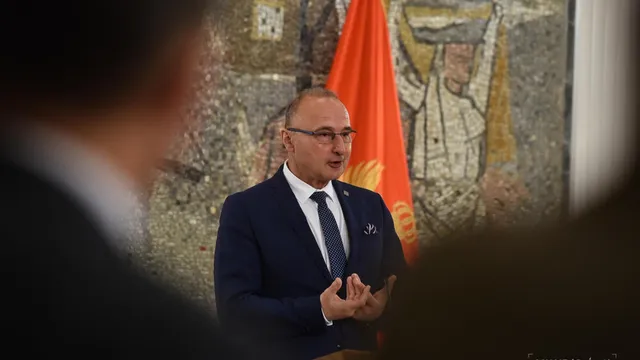 Croatia says 2.7 billion dollar figure was value of Yugoslav military property in Montenegro, not a new claim
