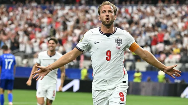 England faces Ghana in crucial World Cup clash
