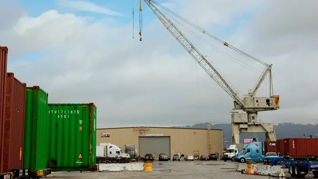 Oakland may face bankruptcy after canceling coal contract