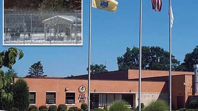 Female prison guard charged for sexual relationship with inmate