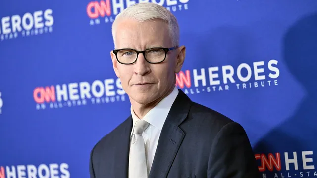 Anderson Cooper stays at CNN, ending CBS job speculation