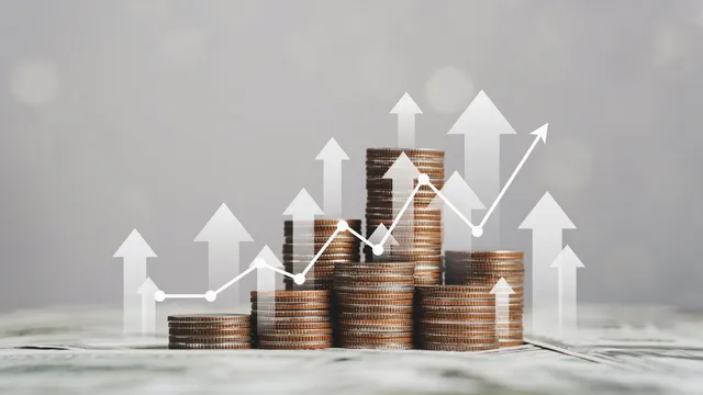 Cash ISAs face criticism as savers urged to take risks