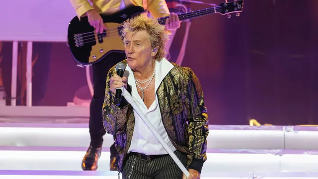 Rod Stewart cancels tour dates after coronary stent procedure