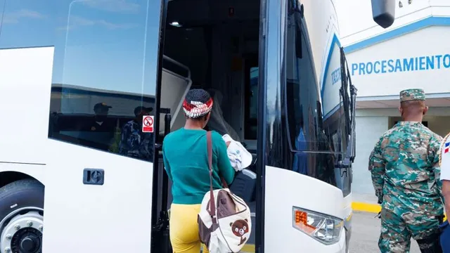 Dominican Republic deports pregnant women and children amid crackdown