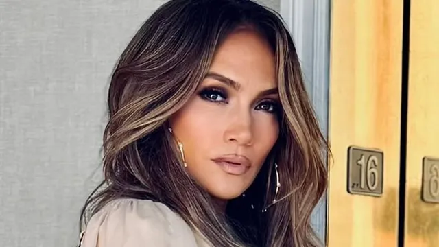 Jennifer Lopez's divorce from Ben Affleck steals the spotlight during Unstoppable promo tour