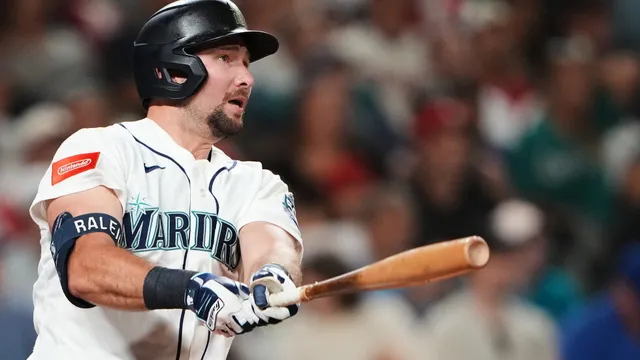 Cal Raleigh makes history with three home runs in a single game