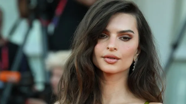 Emily Ratajkowski discusses Diddy and Menendez Brothers' connection