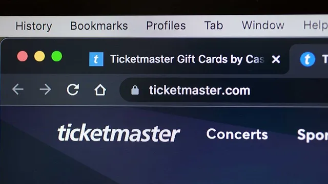 Live Nation employee admits to robbing concertgoers blind