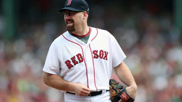 Kevin Youkilis calls out AOC over Boulder attack response