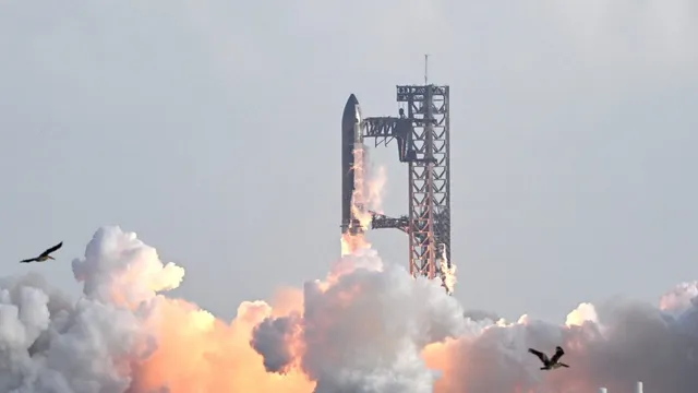 SpaceX plans historic IPO with record-setting valuation