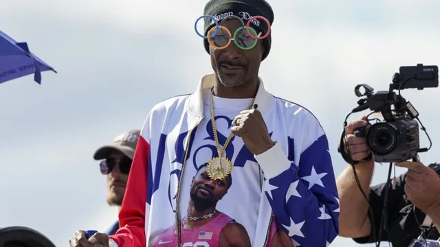 Snoop Dogg Accused of Smoking Weed in London Hotel