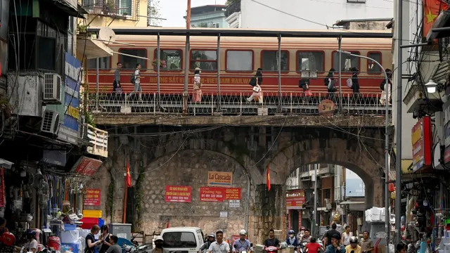 Vietnam seeks U.S. tech and capital to boost its economy