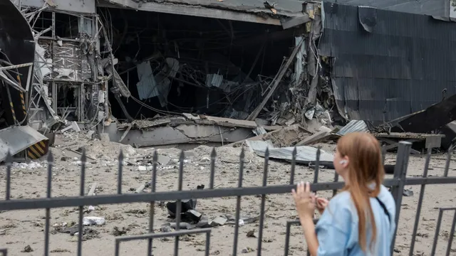 Russian strikes kill 17 in Kyiv as air defenses fail