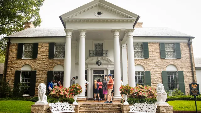 Grand Jury Investigates Scam to Steal Graceland from Elvis's Family