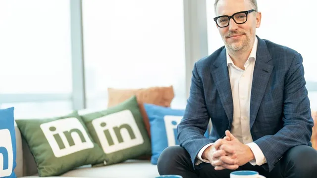 LinkedIn CEO advocates for short-term career focus over five-year plans