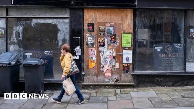 UK youth unemployment reaches alarming 14% amid economic turmoil