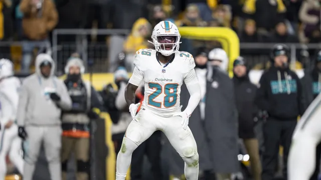 De'Von Achane skips Dolphins offseason workouts amid contract talks