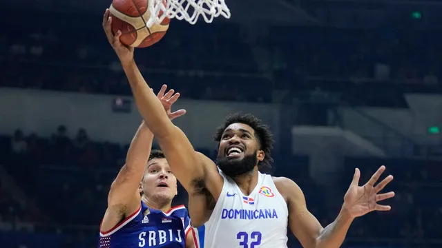 Karl-Anthony Towns opens youth basketball facility in Dominican Republic
