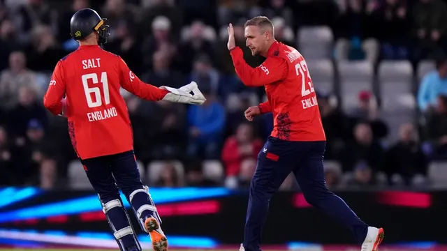 England"s bowlers shine as Australia falters in crucial match