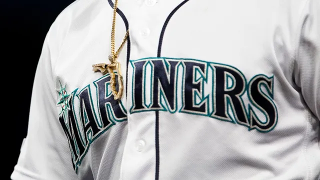 Seattle Mariners sign promising right-handed pitcher from Phillies