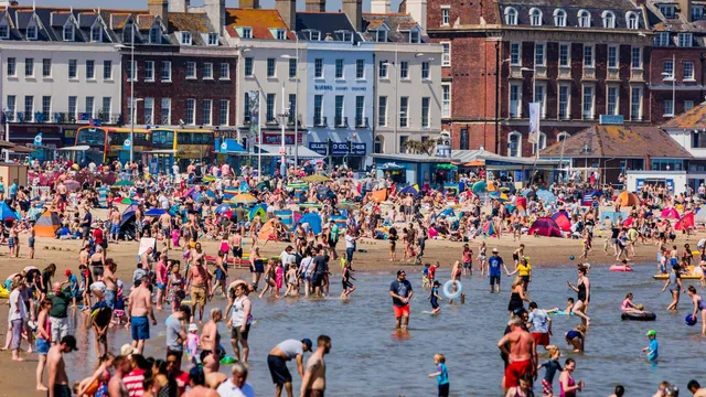 UK issues heat health alert as temperatures rise dangerously
