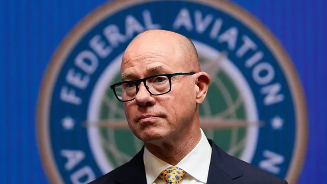FAA head fails to divest airline stake despite ethics pledge