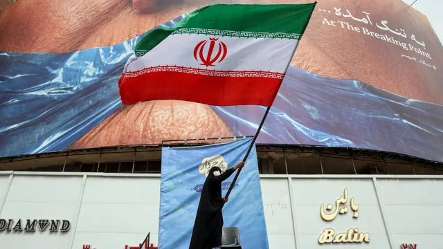 Global oil prices plunge as U.S. and Iran pursue peace talks