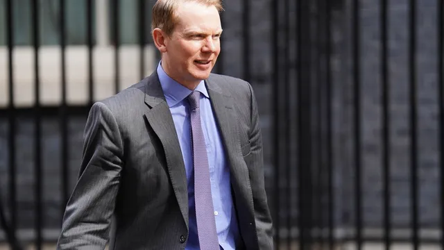 Lloyds proposes massive pay increase for CEO amid profit surge