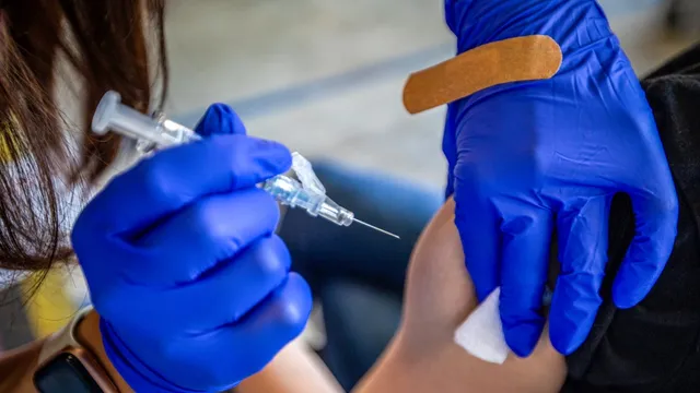 FDA panel urges updates to Covid vaccines for new XFG variant