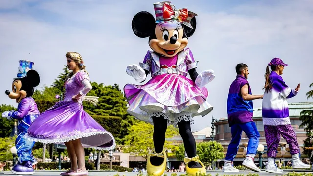 Disneyland Paris profits plummet after staff pay deal