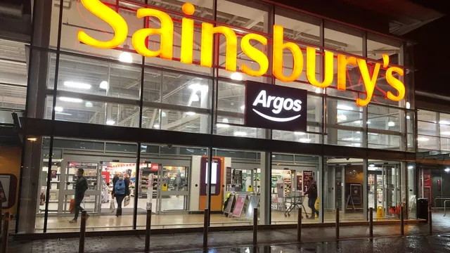 Qatar cuts Sainsbury's stake, ending 20-year investment dominance