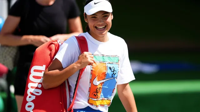 Emma Raducanu dominates Marketa Vondrousova to advance at Wimbledon