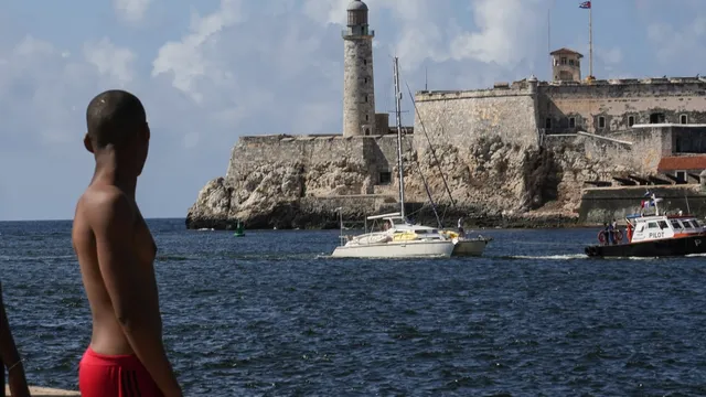 Mexican Navy rescues two aid ships bound for Cuba