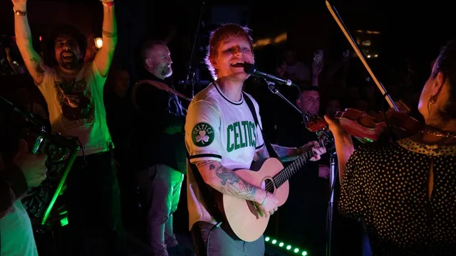 Ed Sheeran surprises fans with impromptu performance at Boston pub