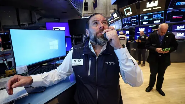 Strong jobs report eases concerns over Fed rate cuts