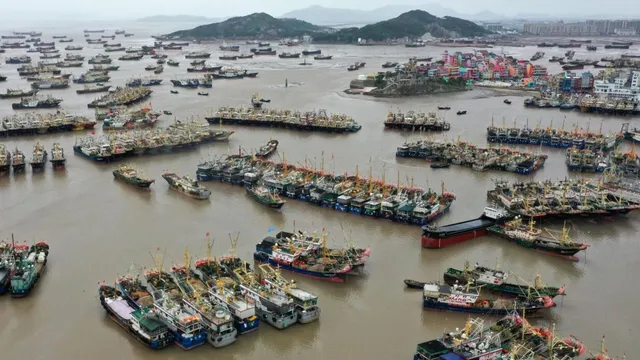 Typhoon Champi forces flight cancellations and disrupts military drills as it nears Taiwan